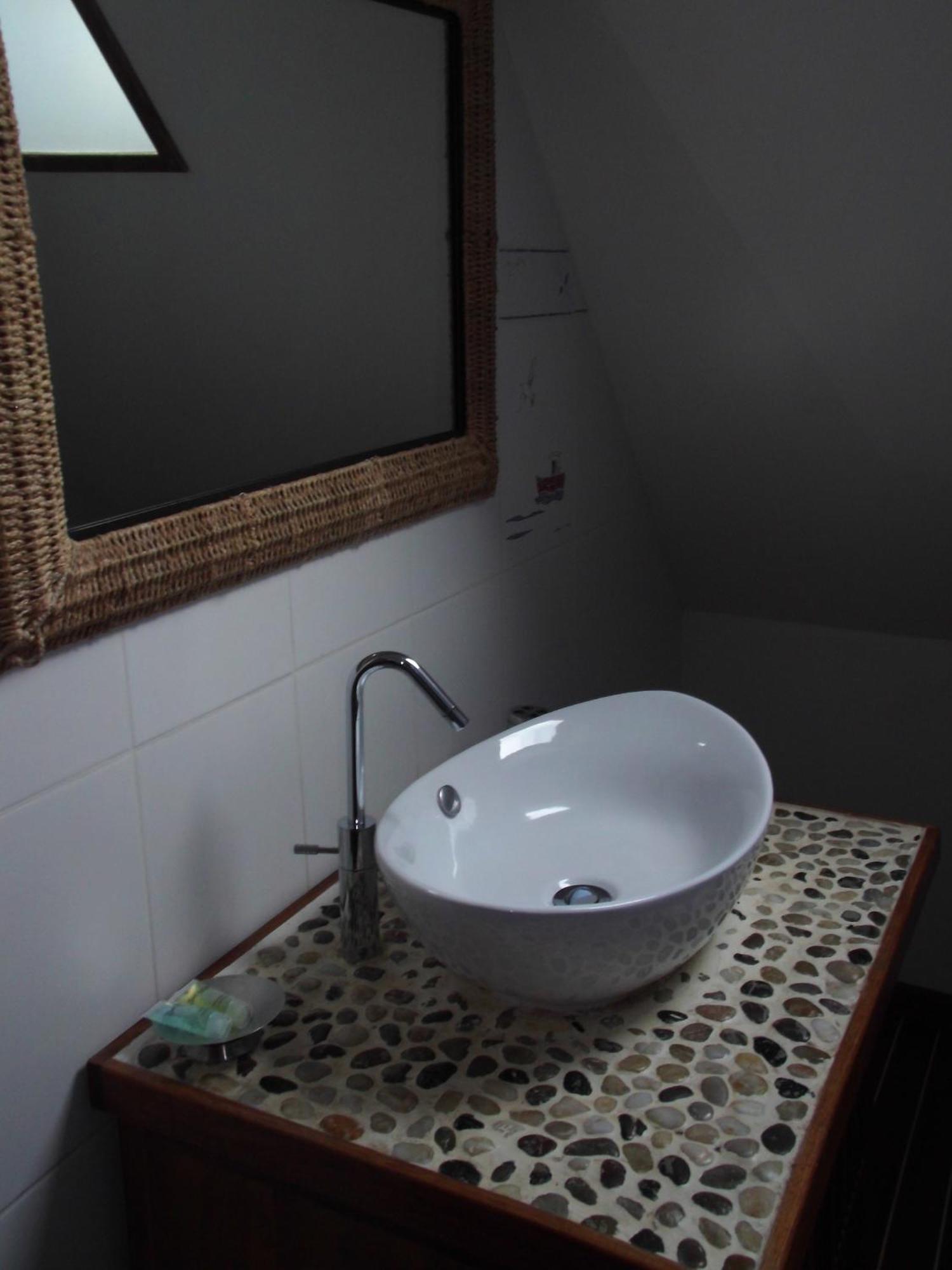 Le Clos Des Tilleuls D Day Home, Chambres D'Hotes, Suite Avec Sauna Privatif, Suite Avec Balneotherapie Privative, En Supplement Option Spa Bain A Remous La Vendelée Szoba fotó