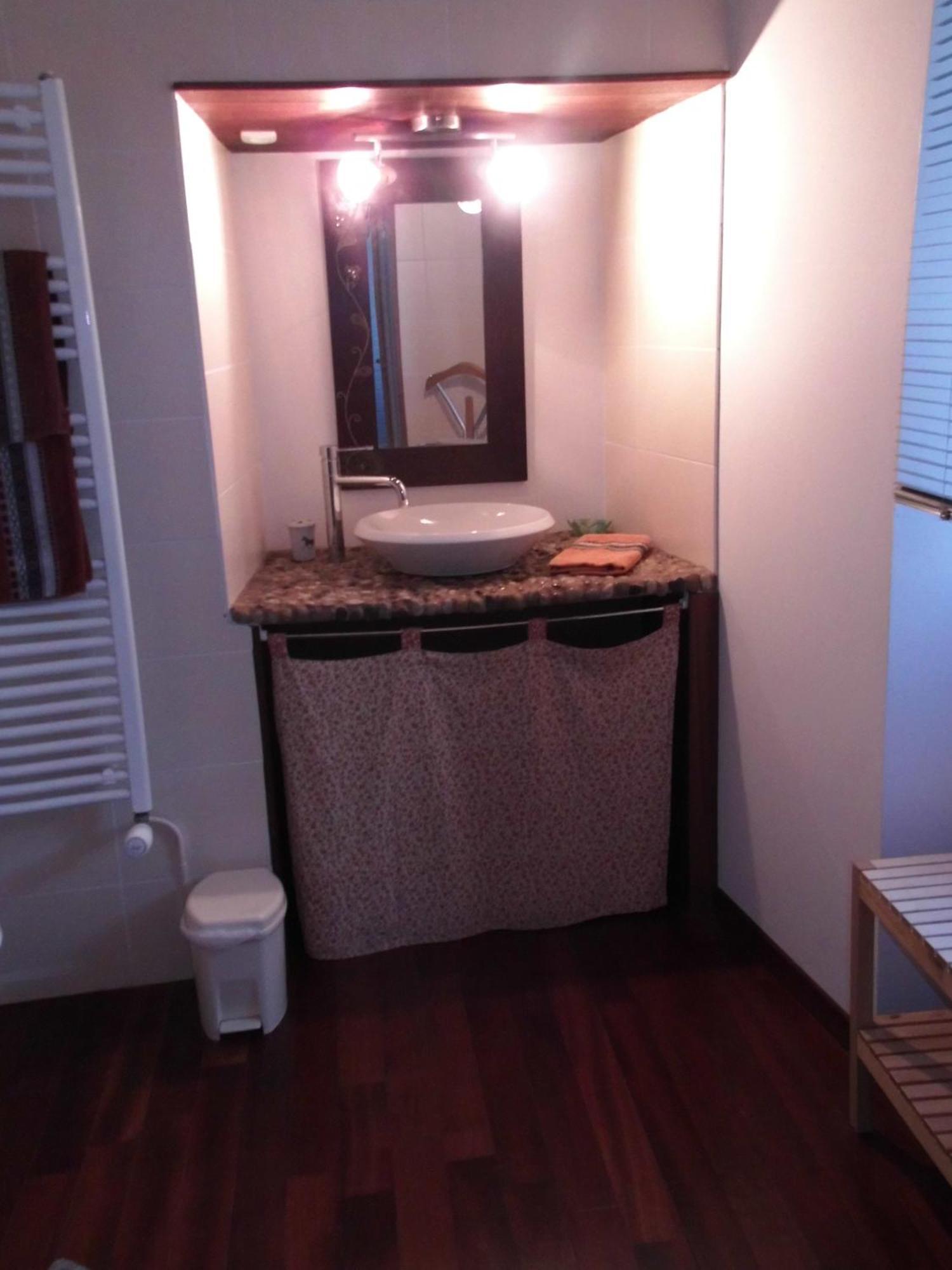 Le Clos Des Tilleuls D Day Home, Chambres D'Hotes, Suite Avec Sauna Privatif, Suite Avec Balneotherapie Privative, En Supplement Option Spa Bain A Remous La Vendelée Szoba fotó