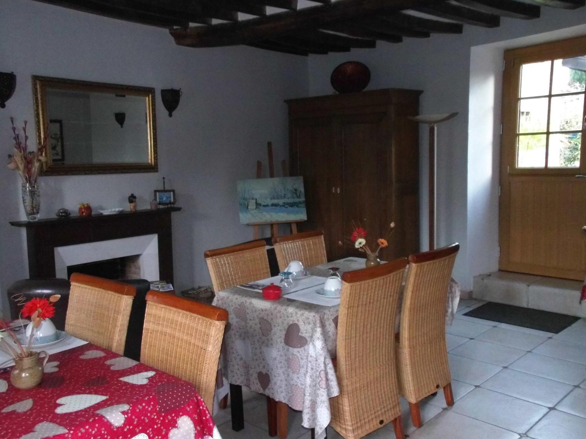 Le Clos Des Tilleuls D Day Home, Chambres D'Hotes, Suite Avec Sauna Privatif, Suite Avec Balneotherapie Privative, En Supplement Option Spa Bain A Remous La Vendelée Szoba fotó