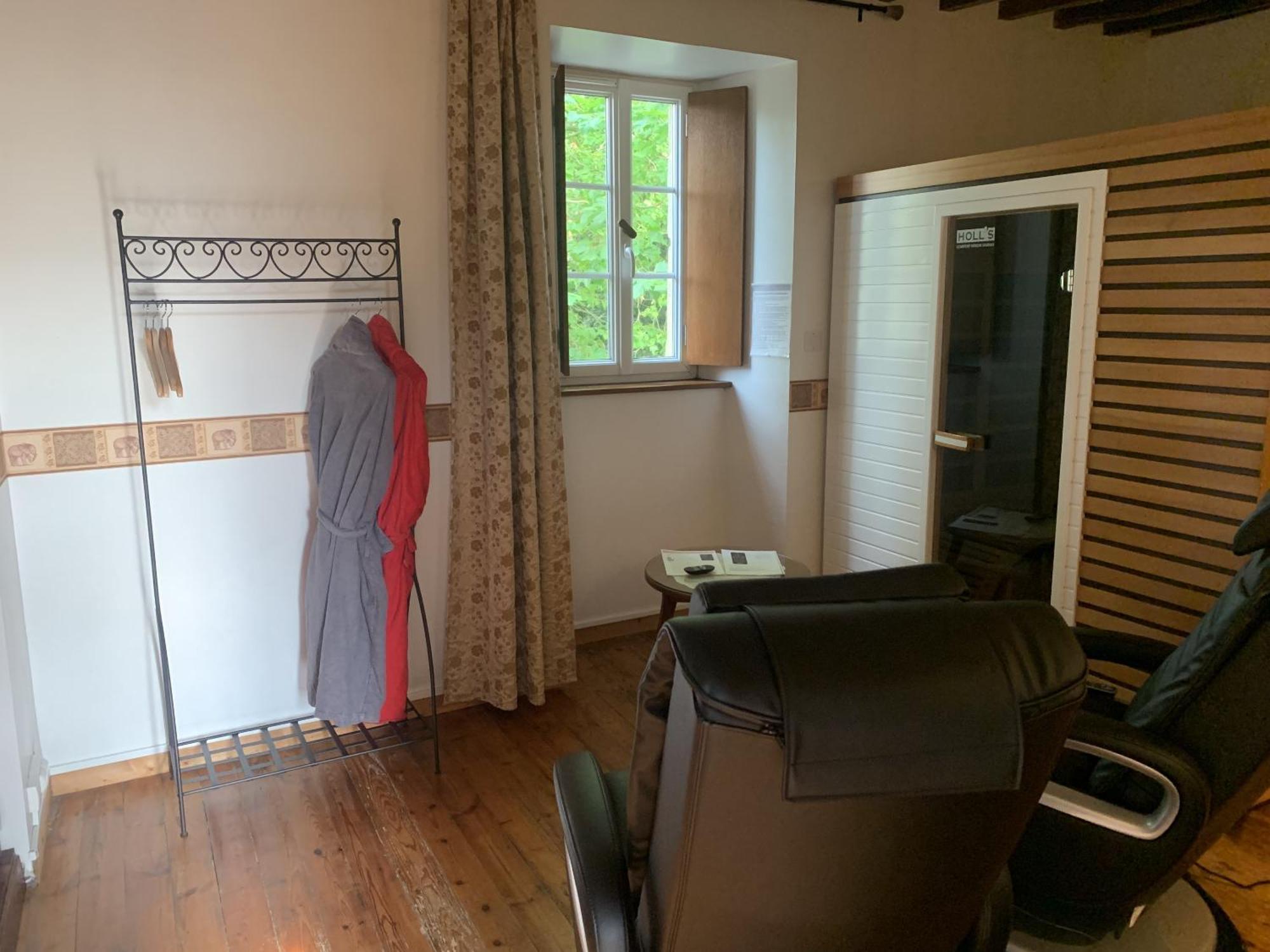 Le Clos Des Tilleuls D Day Home, Chambres D'Hotes, Suite Avec Sauna Privatif, Suite Avec Balneotherapie Privative, En Supplement Option Spa Bain A Remous La Vendelée Szoba fotó